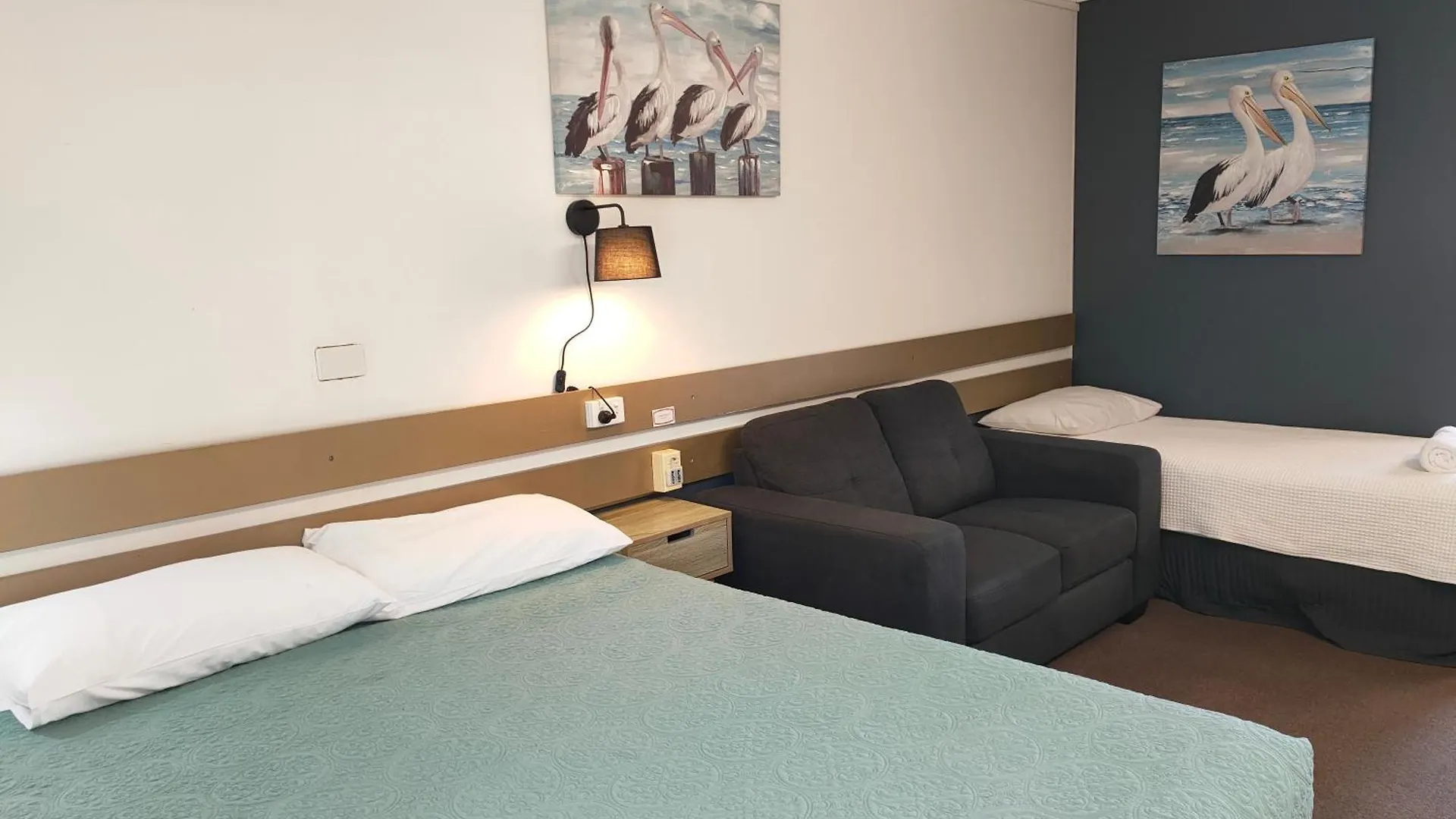 ***  Shelly Beach Motel Hervey Bay Australia